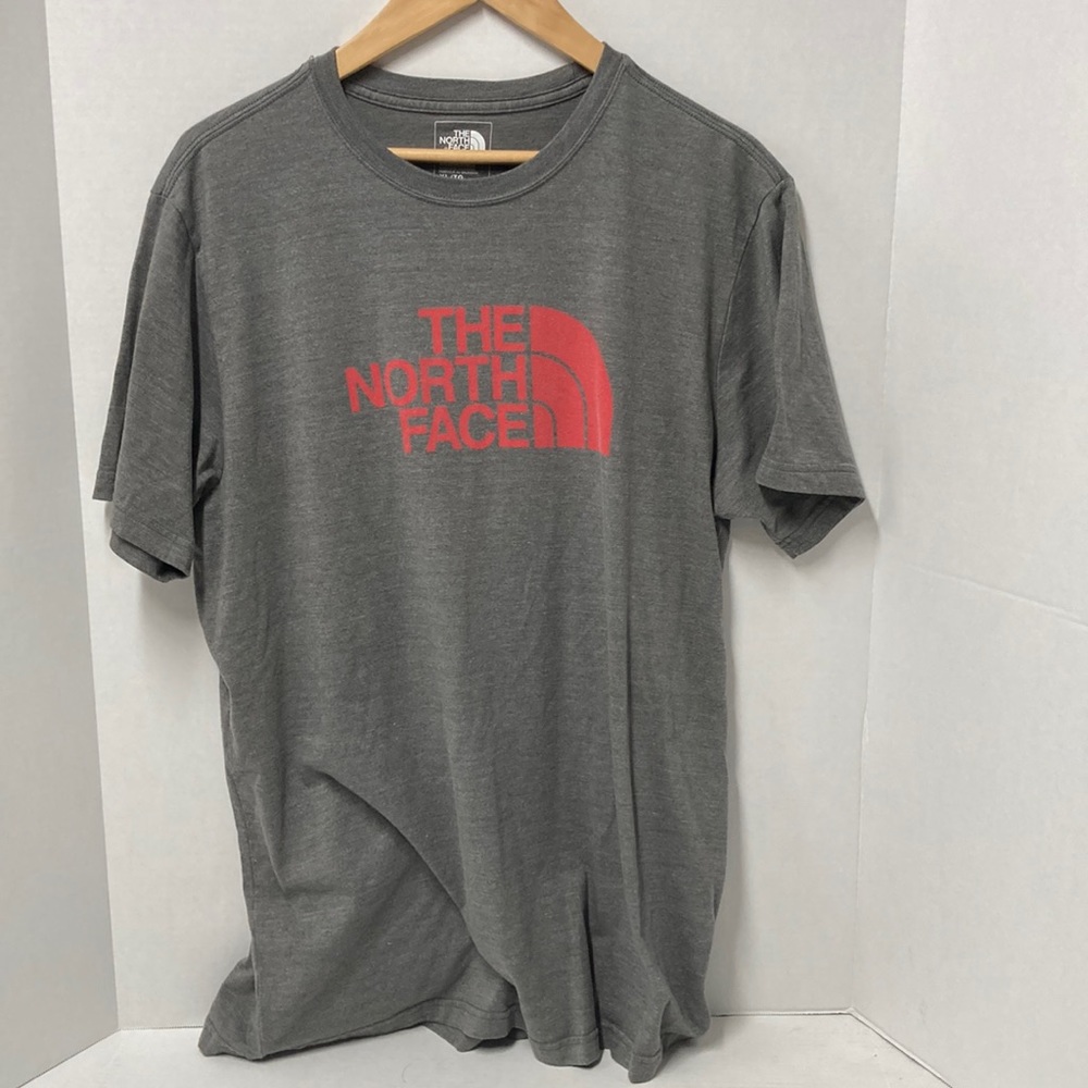 Men’s Short-Sleeve Half Dome Tri-Blend Tee. XL